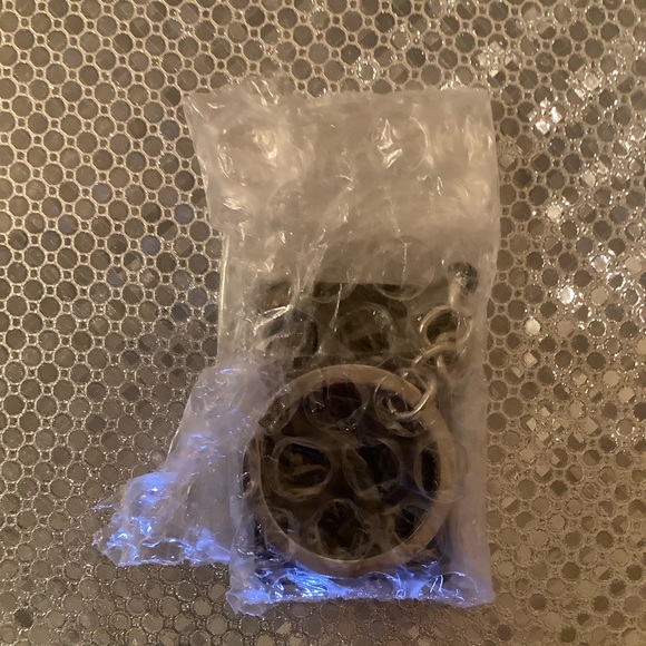 Harry Potter Keychain Destroyed Tom Riddle Diary - Picture 4 of 7